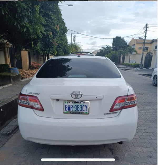 Toyota Camry 2011 - Image 3