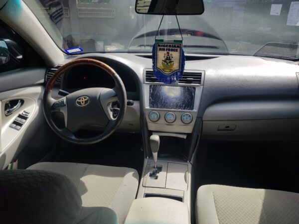 2009 Toyota Camry - Image 5