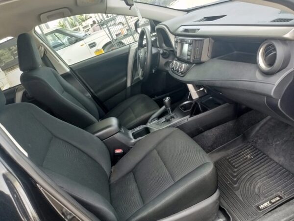 2019 Toyota RAV4 - Image 4