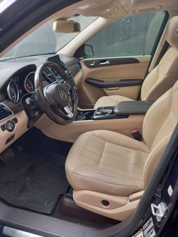2018 Mercedes Benz GLE - Image 3