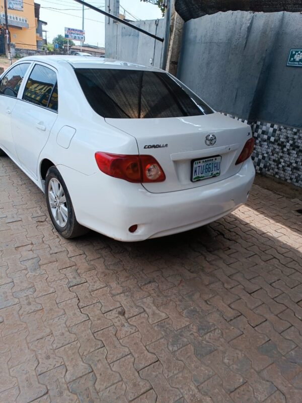 2010 Toyota Corolla - Image 4