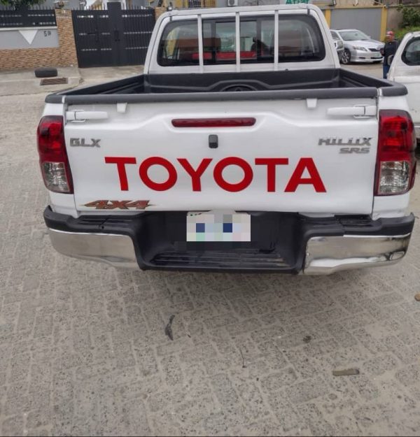 2016 Toyota Hilux - Image 2