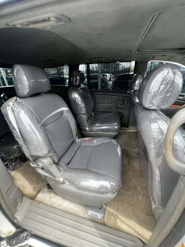 2006 Toyota Sienna - Image 3