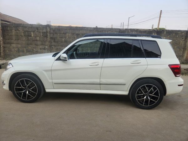 2014 Mercedes-Benz GLK350 - Image 2