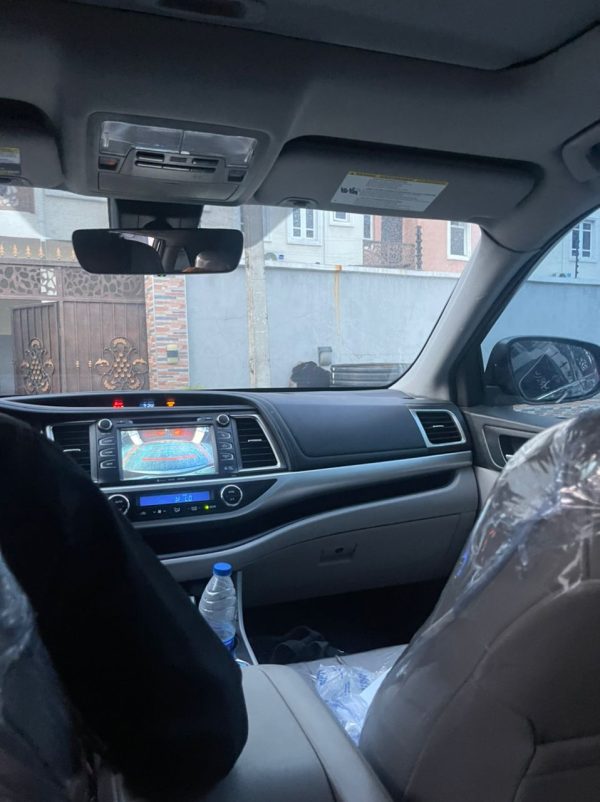 2018 Toyota Highlander - Image 3