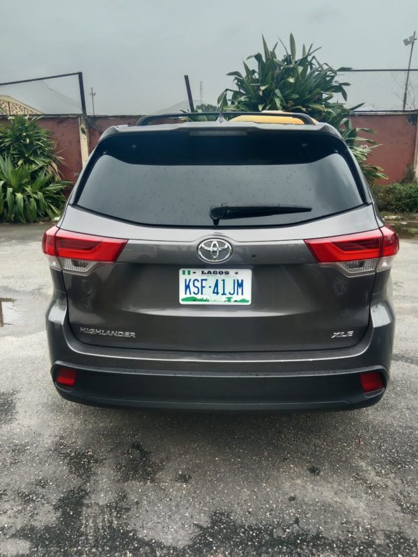 2018 Toyota Highlander(Monthly Booking) - Image 2