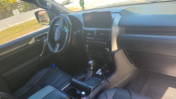 2018 Lexus GX460 - Image 2