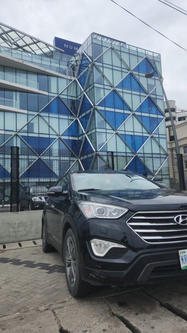 2016 Hyundai Santafe (Monthly Booking) - Image 2