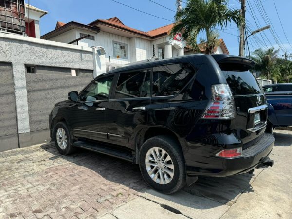 2015 Lexus GX460 - Image 8