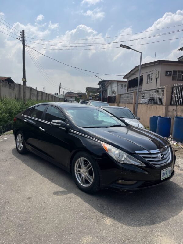 2012 Hyundai Sonata - Image 5