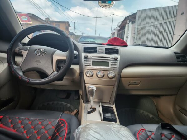 2011 Toyota Camry - Image 8