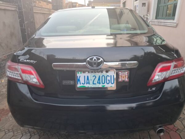 2010 Toyota Camry - Image 6
