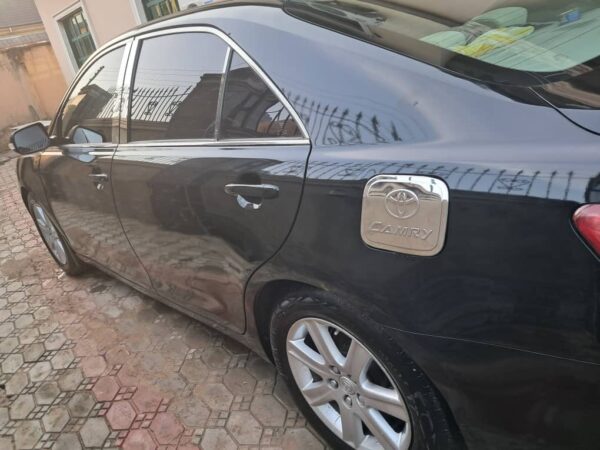 2010 Toyota Camry - Image 5