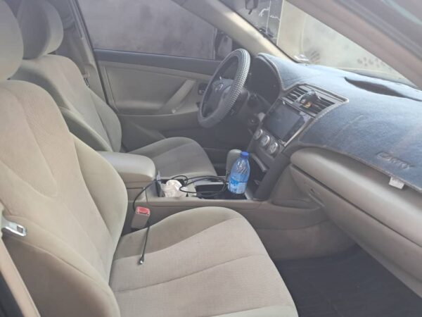 2010 Toyota Camry - Image 4