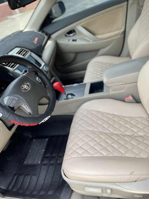 2010 Toyota Camry - Image 4