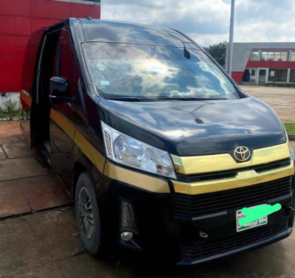 2020 Toyota Granvia Bus (12 Seater)